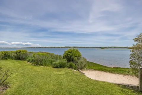 $4,295,000 | 156 West West Lake Drive, Montauk, NY 11954