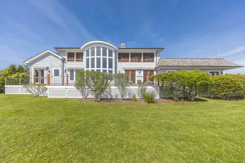 $4,295,000 | 156 West West Lake Drive, Montauk, NY 11954