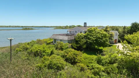 $4,295,000 | 156 West West Lake Drive, Montauk, NY 11954