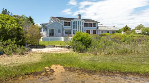 $4,295,000 | 156 West West Lake Drive, Montauk, NY 11954