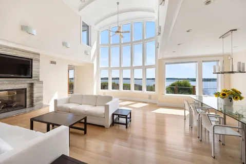 $4,295,000 | 156 West West Lake Drive, Montauk, NY 11954