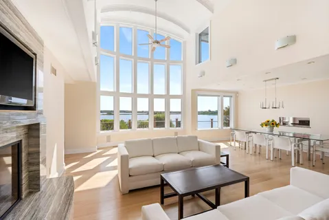 $4,295,000 | 156 West West Lake Drive, Montauk, NY 11954