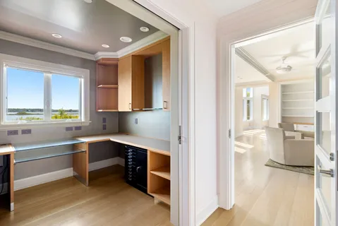 $4,295,000 | 156 West West Lake Drive, Montauk, NY 11954