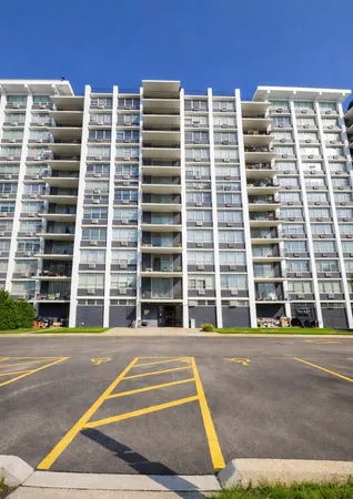 $196,900 | 8809 West Golf Road, Unit 11F, Niles, IL 60714