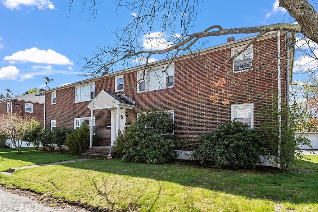 10 Vecchia Street, Unit C Webster, MA 01570 - Photo 21 of 29 a front view of a house with garden