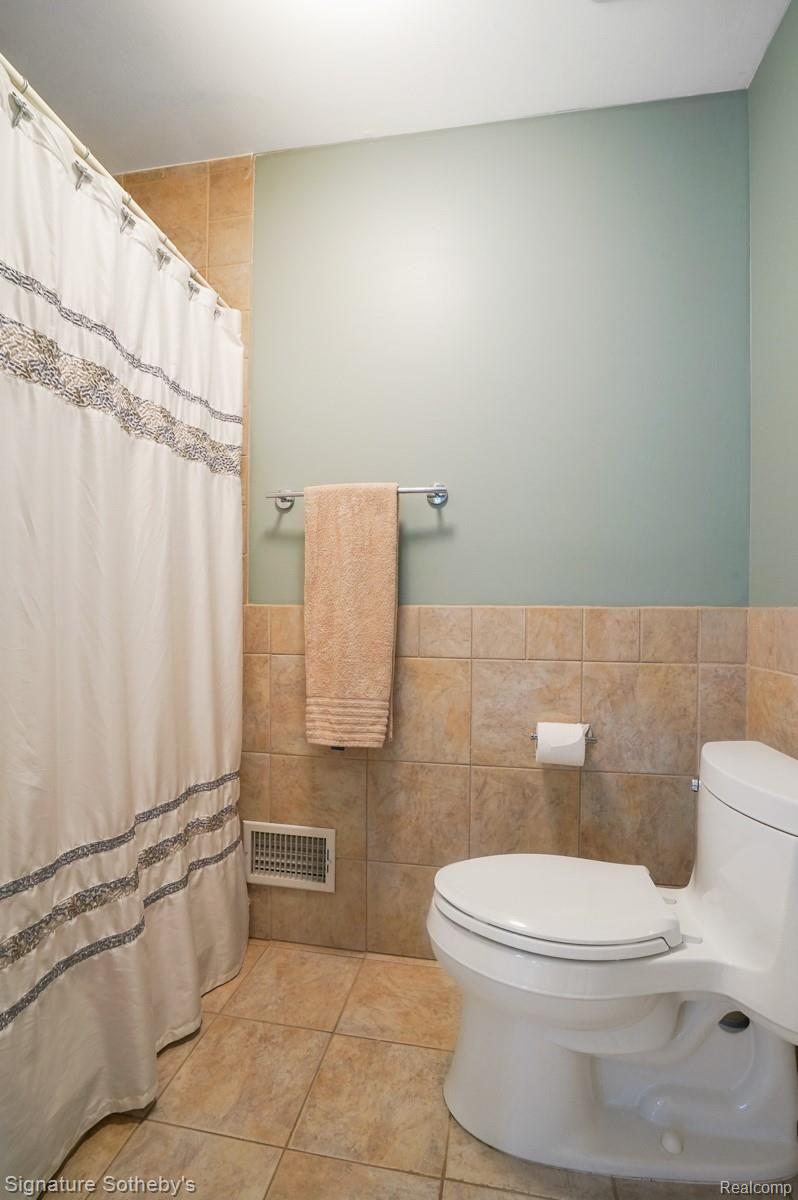 60661 Balmoral Way Rochester, MI 48306 - Photo 24 of 45 DSC09679.jpg