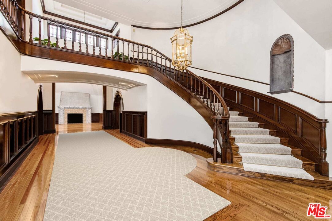 25045 Jim Bridger Road Hidden Hills, CA 91302 - Photo 17 of 52 a view of entryway and hall