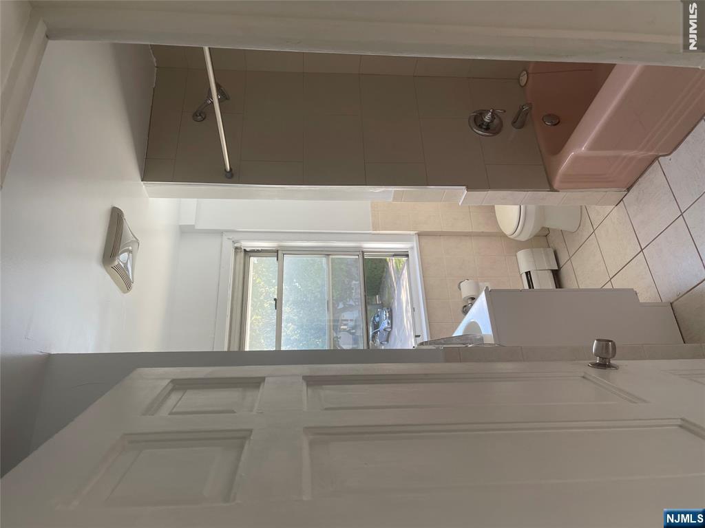 39 Hackensack Avenue Ridgefield Park, NJ 07660 - Photo 8 of 8