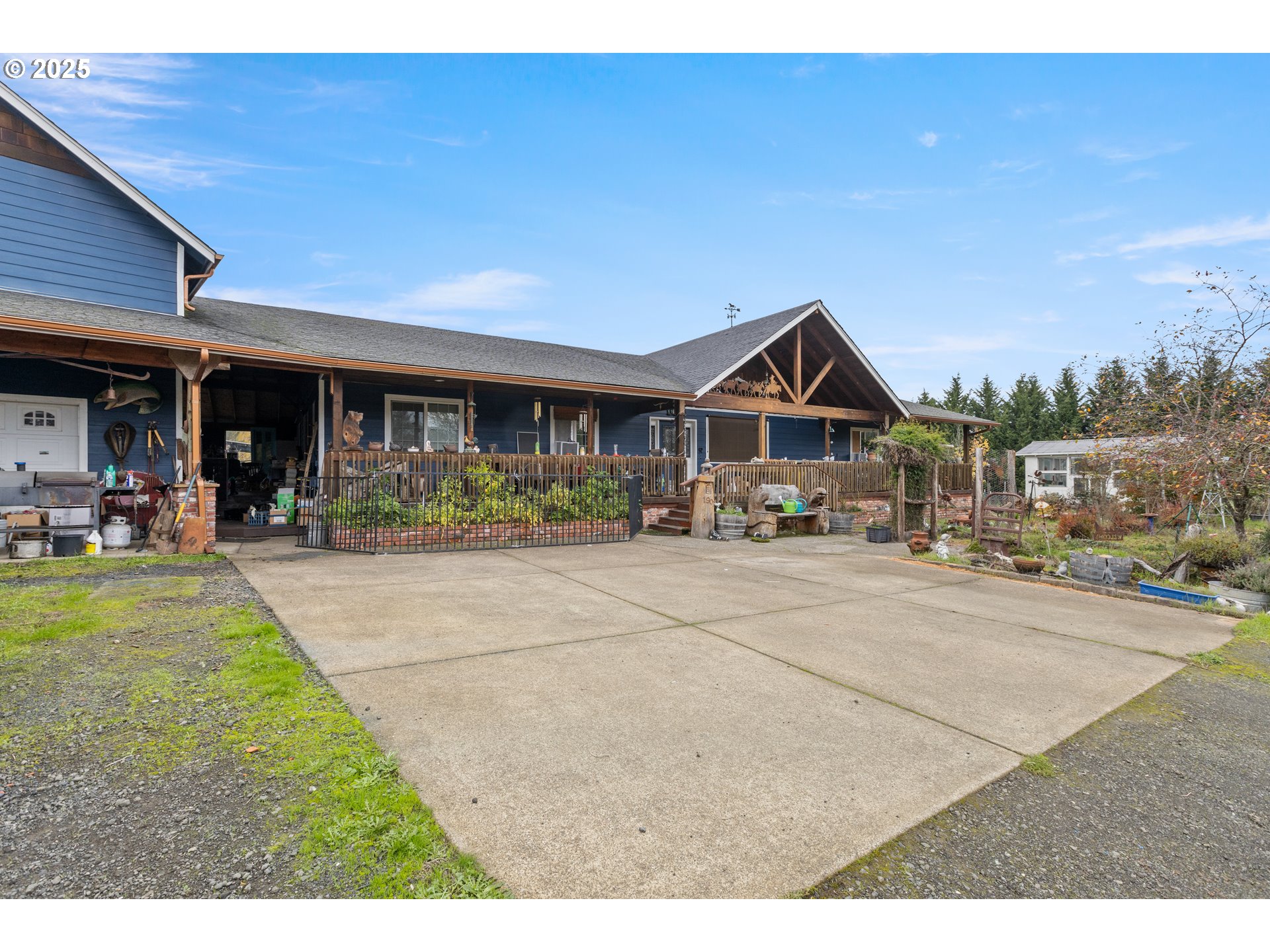 1907 Southwest Duke Road Sutherlin, OR 97479 - Photo 2 of 31