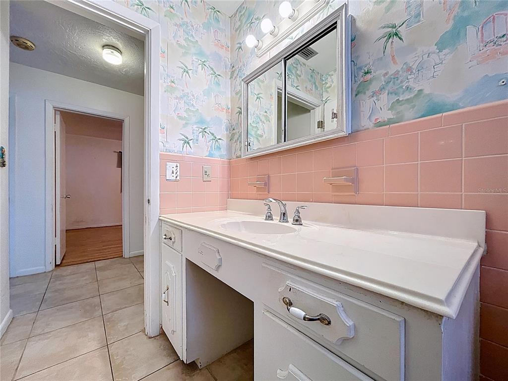 1002 Bay Breeze Terrace Largo, FL 33770 - Photo 31 of 46