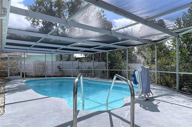 $500,000 | 1002 Bay Breeze Terrace, Largo, FL 33770