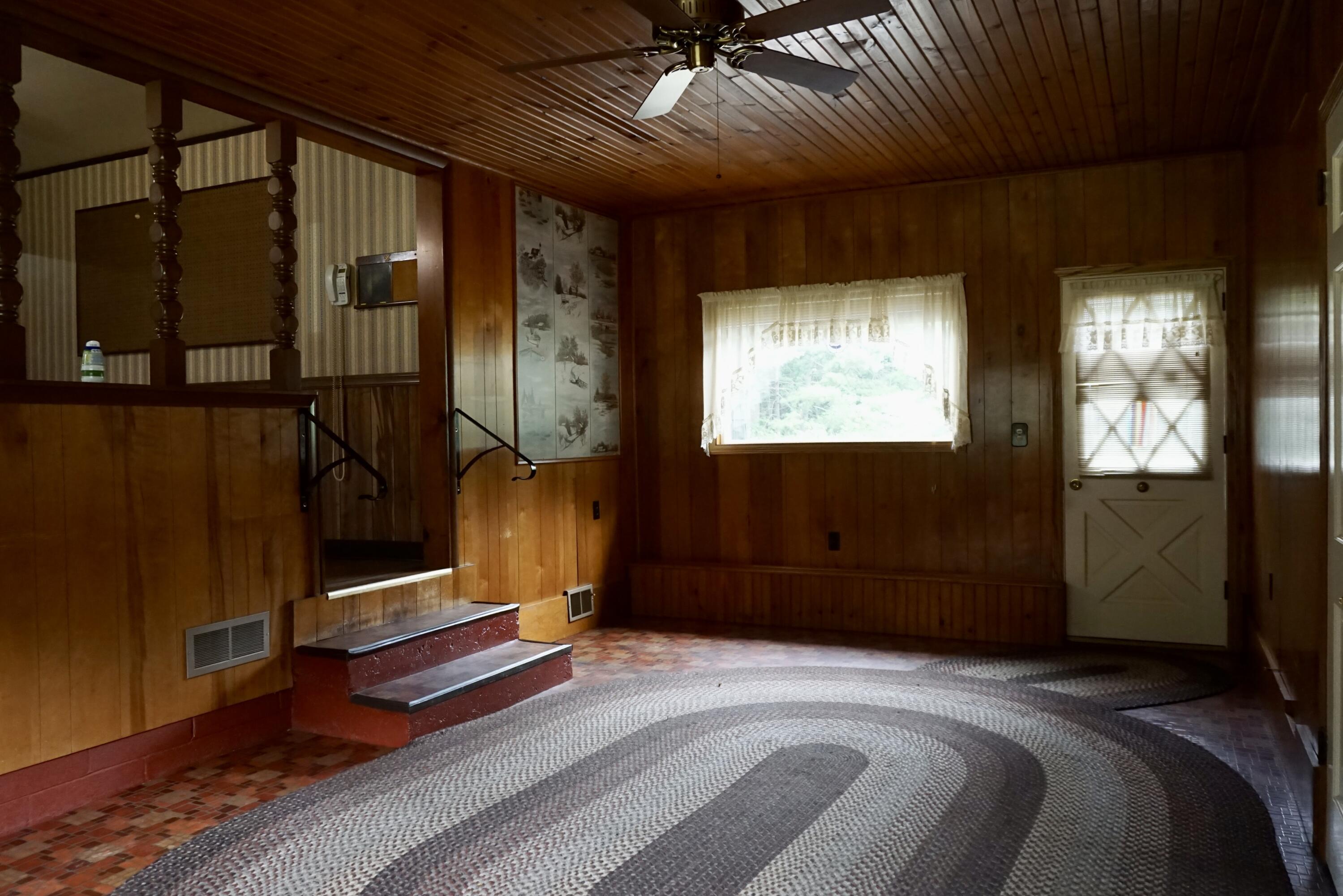 2909 Hall Road Muskegon, MI 49442 - Photo 10 of 28 DSC06011