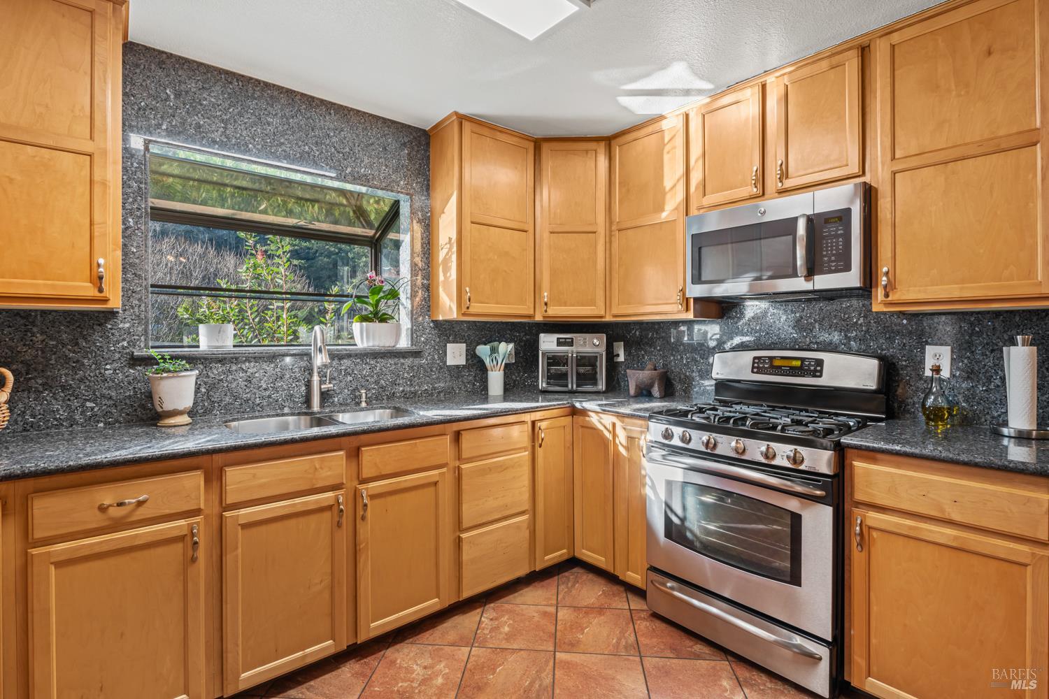 8400 Cave Creek Road Redwood Valley, CA 95470 - Photo 8 of 37