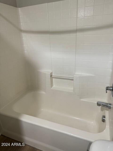 2727 North Price Road, Unit 47 Chandler, AZ 85224 - Photo 10 of 20 2nd Bath Tub