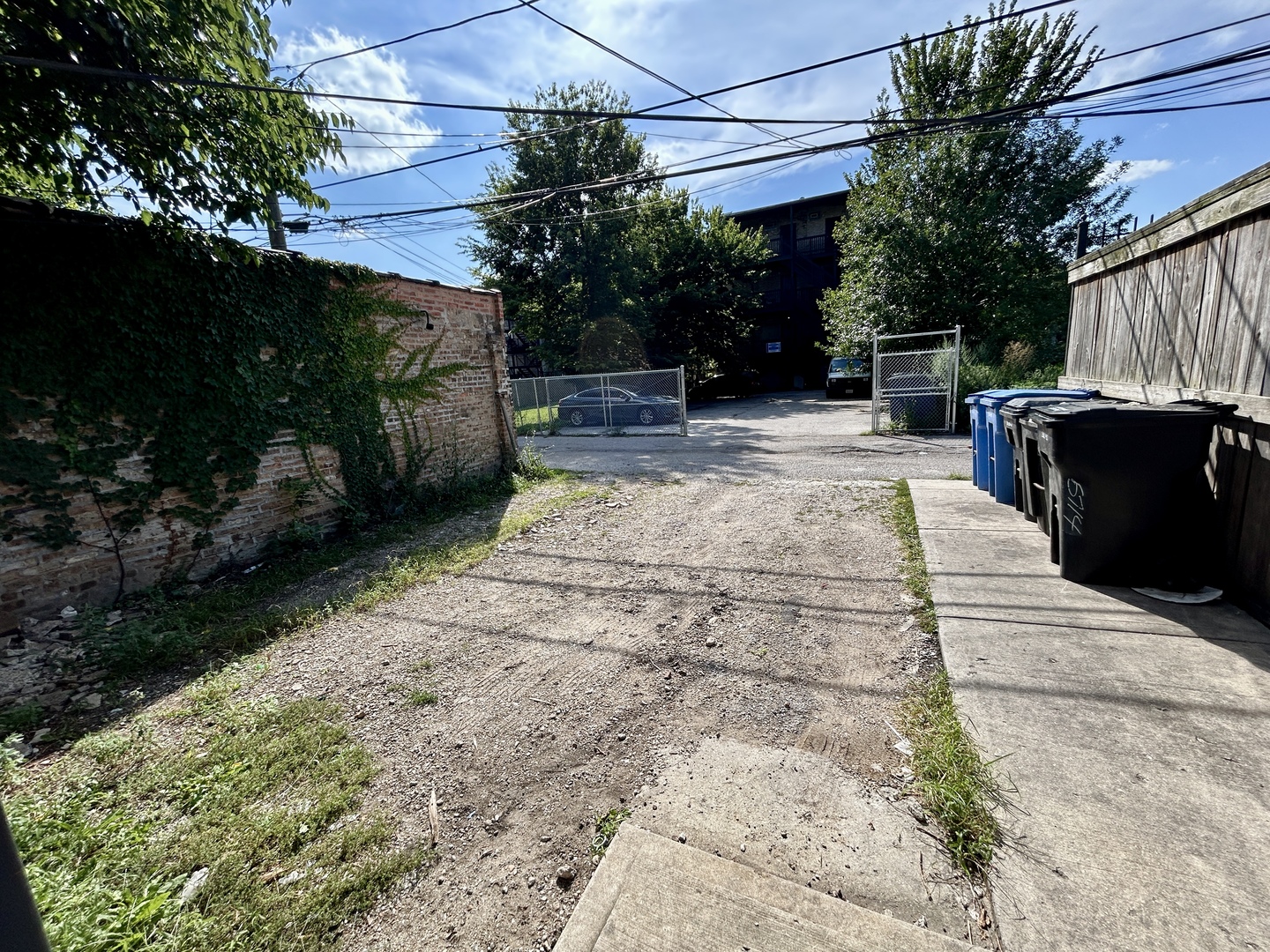 5714 South Prairie Avenue Chicago, IL 60637 - Photo 38 of 39 a view of a backyard with sitting area and tree