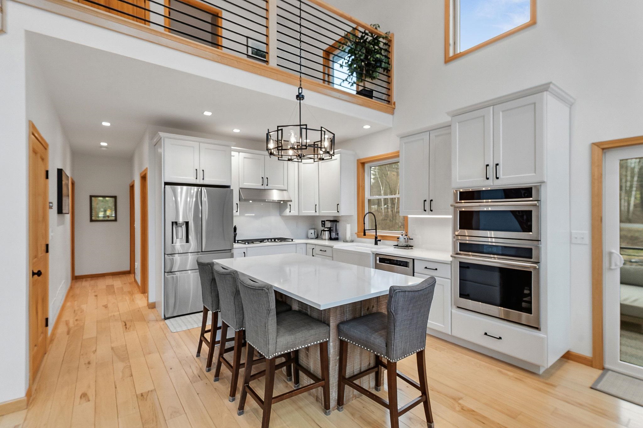 481 Weeks Hill Road Stowe, VT 05672 - Photo 11 of 54