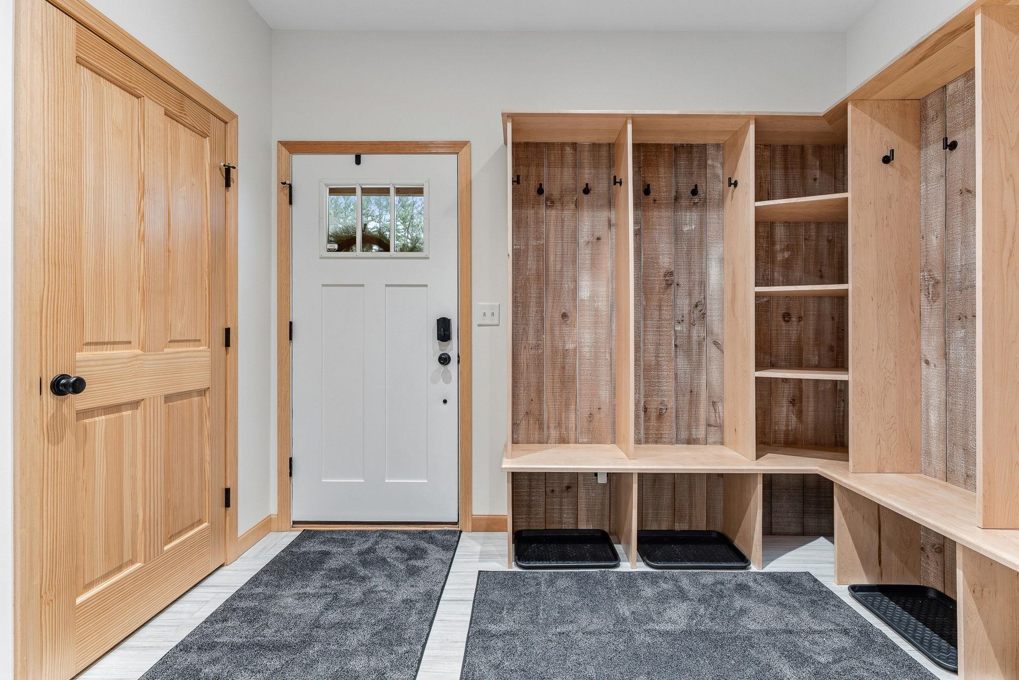 481 Weeks Hill Road Stowe, VT 05672 - Photo 9 of 54