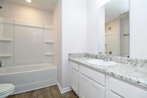 $2,175 | 4650 Red Oak Drive, Milton, FL 32583