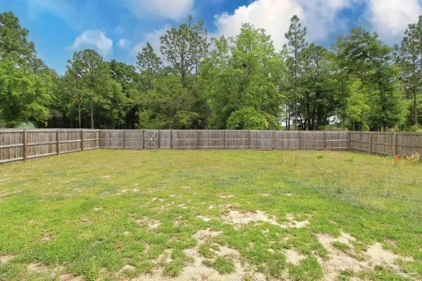 $2,175 | 4650 Red Oak Drive, Milton, FL 32583