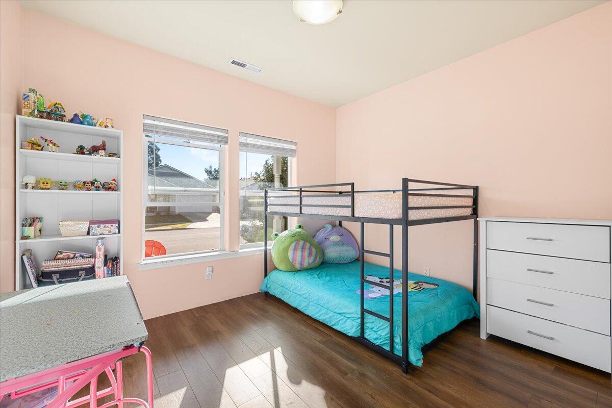 369 Cascade Drive Central Point, OR 97502 - Photo 20 of 42 360_Cascade_20