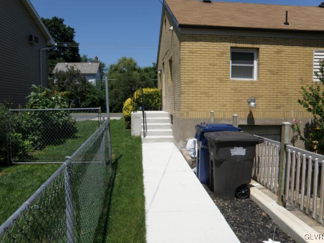 2146 Huckleberry Road Allentown, PA 18104 - Photo 4 of 20 Gallery Image 4