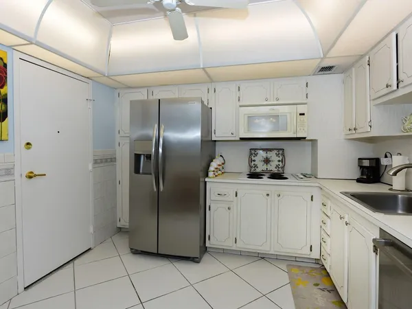 $3,000 | 3450 South Ocean Boulevard, Unit 619, Palm Beach, FL 33480