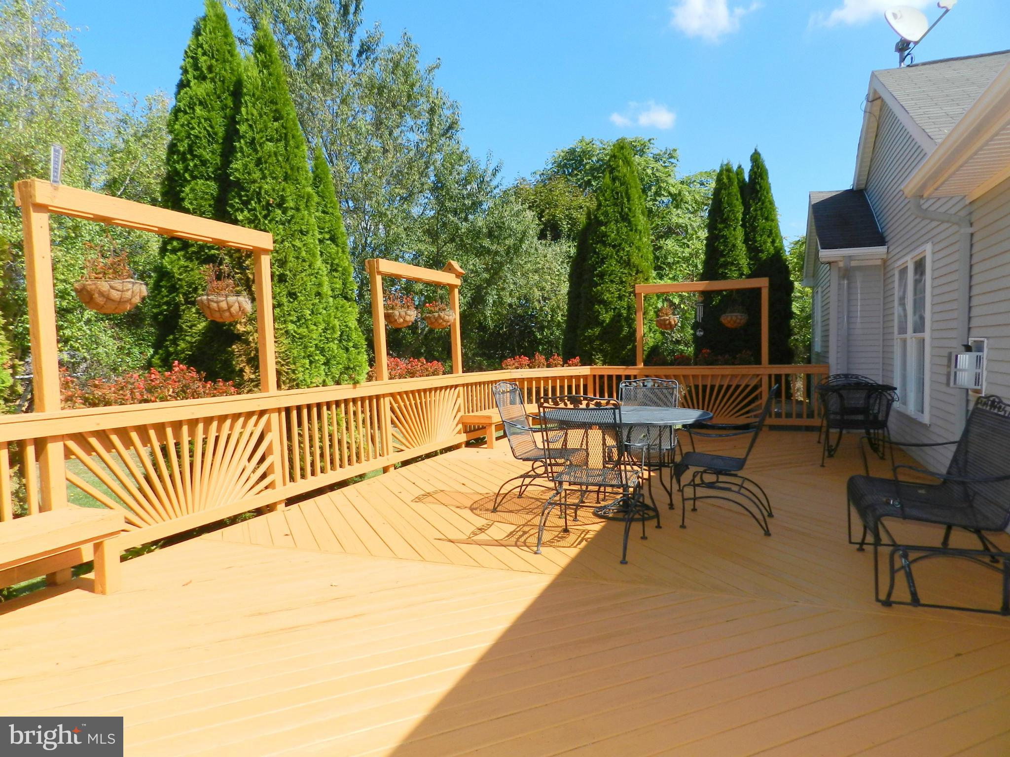18401 Barnesville Road Barnesville, MD 20838 - Photo 5 of 30 a view of a chairs and tables in the balcony