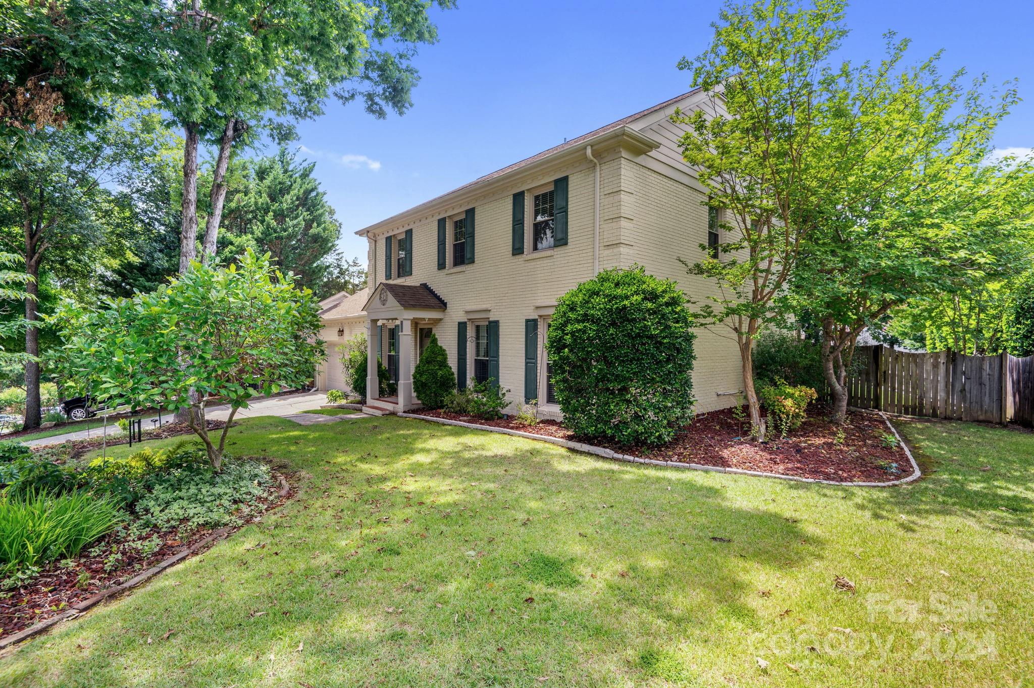 617 Fredricksburg Road Matthews, NC 28105 - Photo 2 of 36 Gallery Image 2