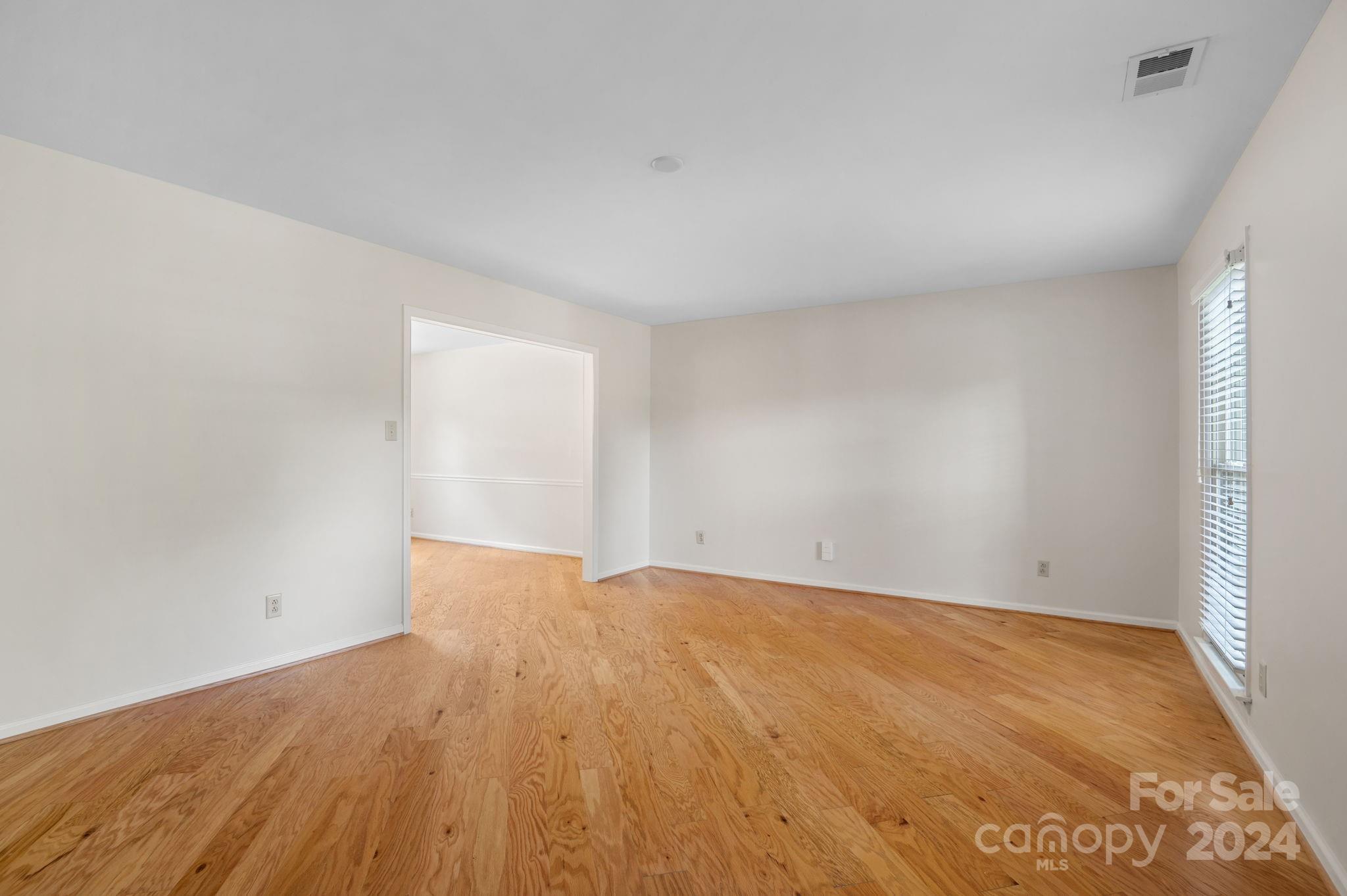 617 Fredricksburg Road Matthews, NC 28105 - Photo 5 of 36 Gallery Image 5