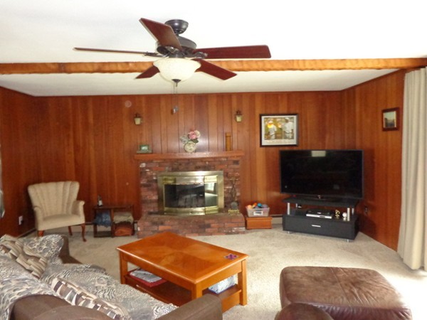 195 Butternut Hollow Road West Springfield, MA 01089 - Photo 9 of 24 Gallery Image 9