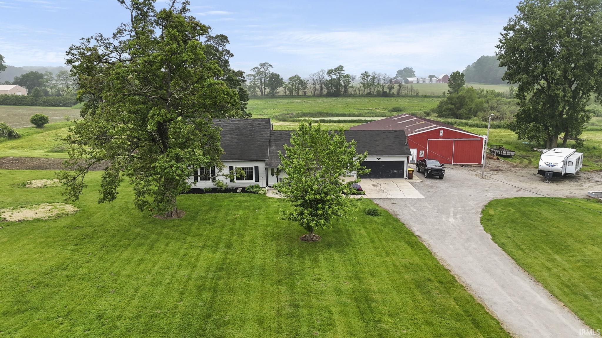 10805 Johnson Road Fort Wayne, IN 46818 - Photo 4 of 35