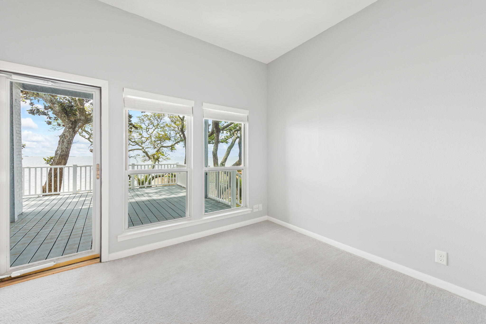 2062 Blue View Court Navarre, FL 32566 - Photo 37 of 74 Blue View-25