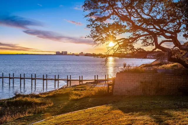 $1,095,000 | 2062 Blue View Court, Navarre, FL 32566