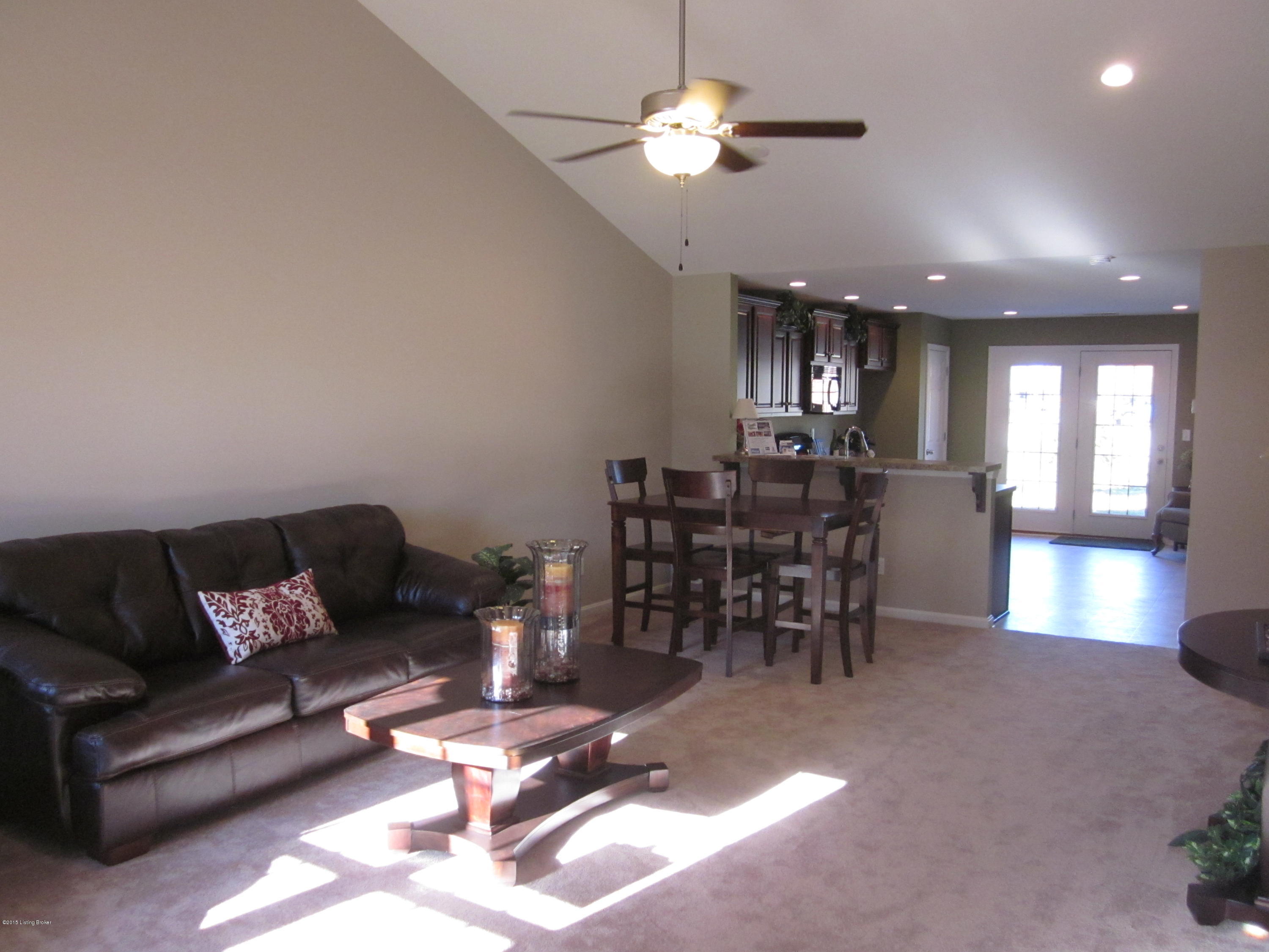 36 Renate Road Louisville, KY 40291 - Photo 4 of 13 2015-11-22 15.55.48
