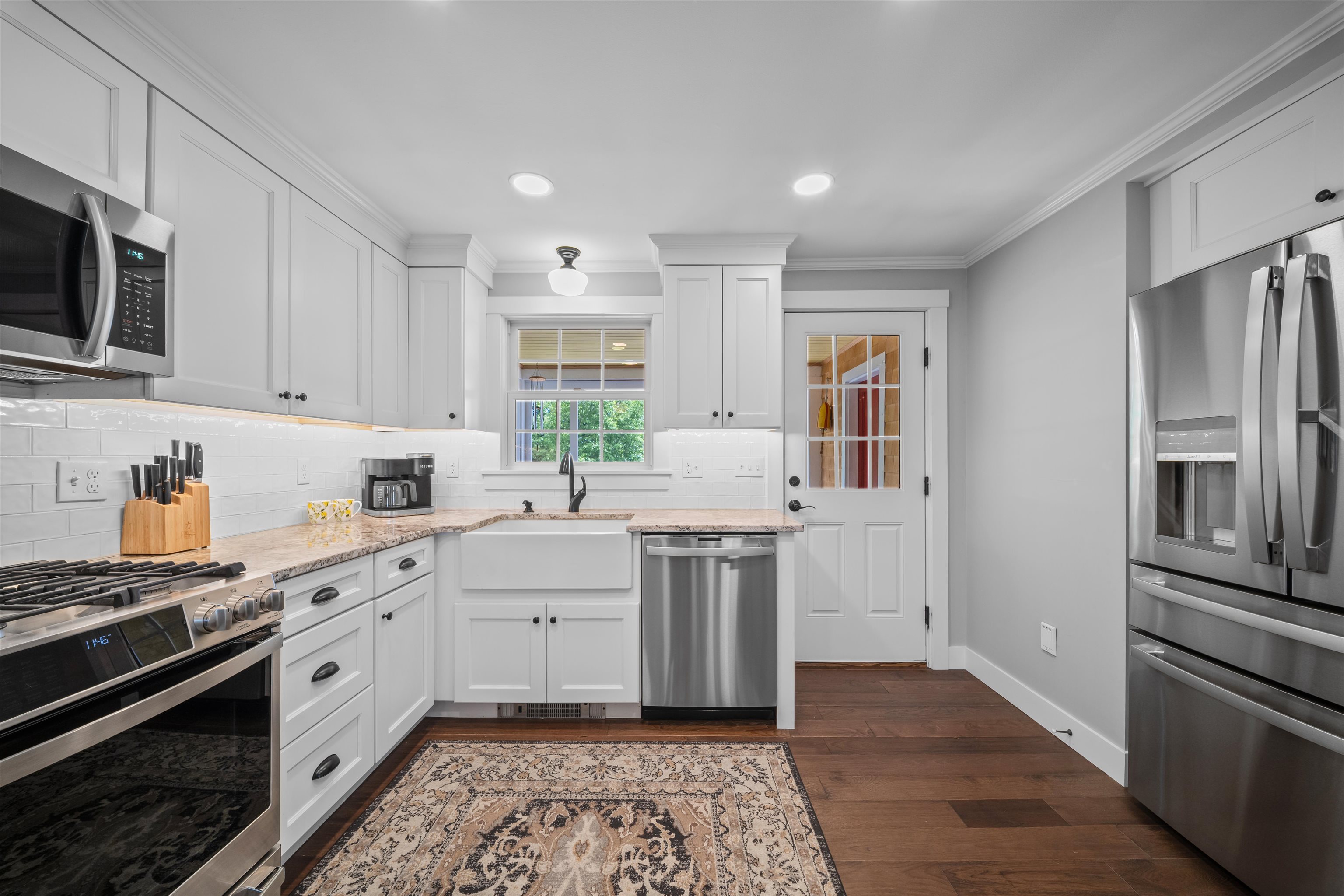 232 Dover Point Road Dover, NH 03820 - Photo 2 of 48