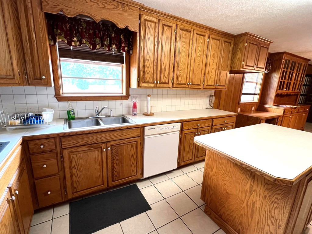 1047 Welsh Road Magnolia, MS 39652 - Photo 3 of 32 Kitchen