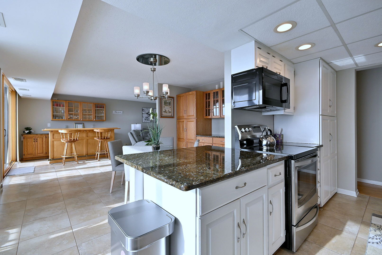 2 South Atrium Way, Unit 606 Elmhurst, IL 60126 - Photo 17 of 52
