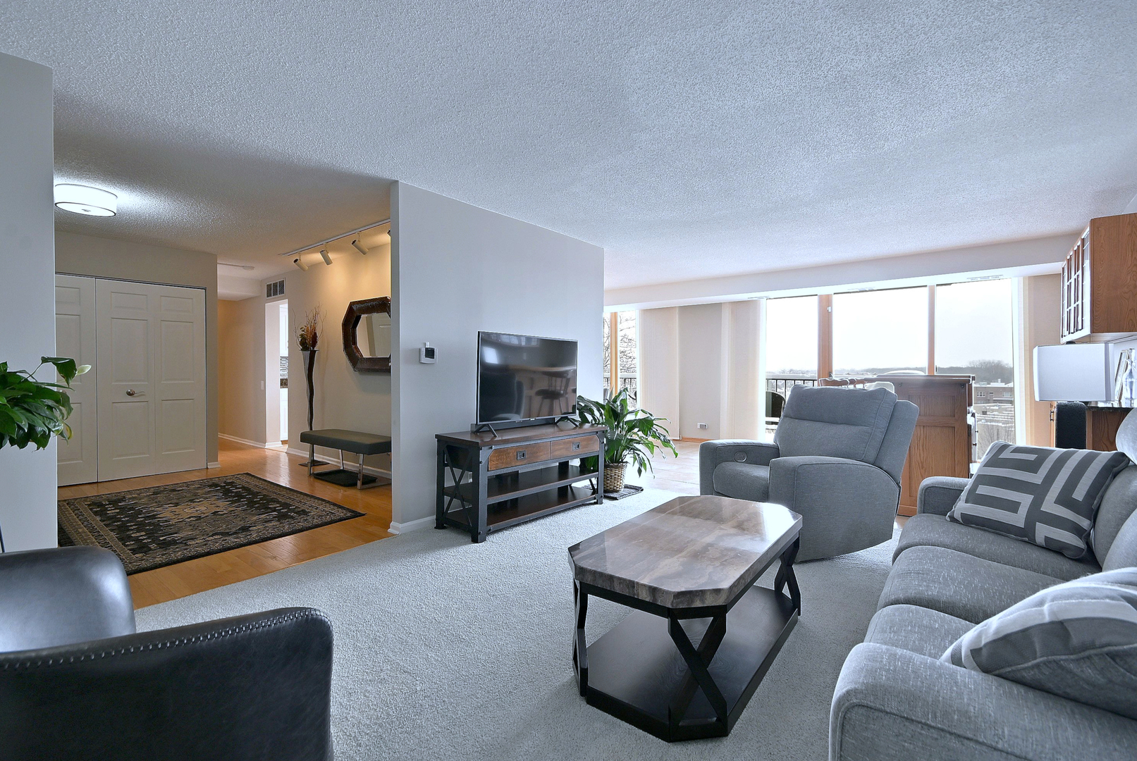 2 South Atrium Way, Unit 606 Elmhurst, IL 60126 - Photo 5 of 52