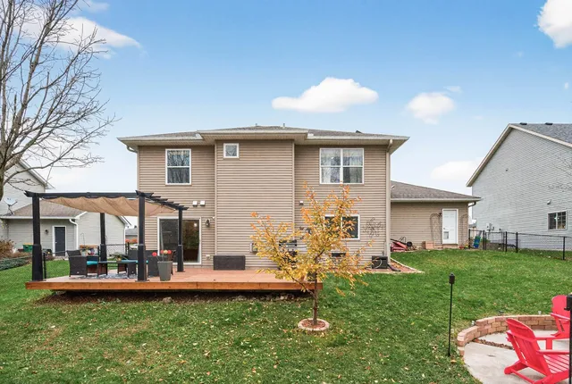 $418,000 | 193 Bobwhite Street, River Falls, WI 54022