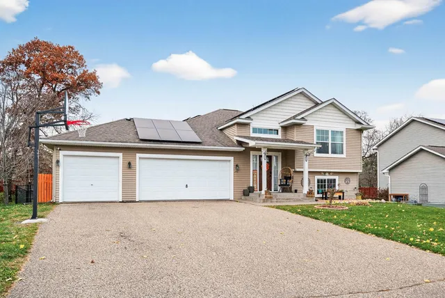 $418,000 | 193 Bobwhite Street, River Falls, WI 54022