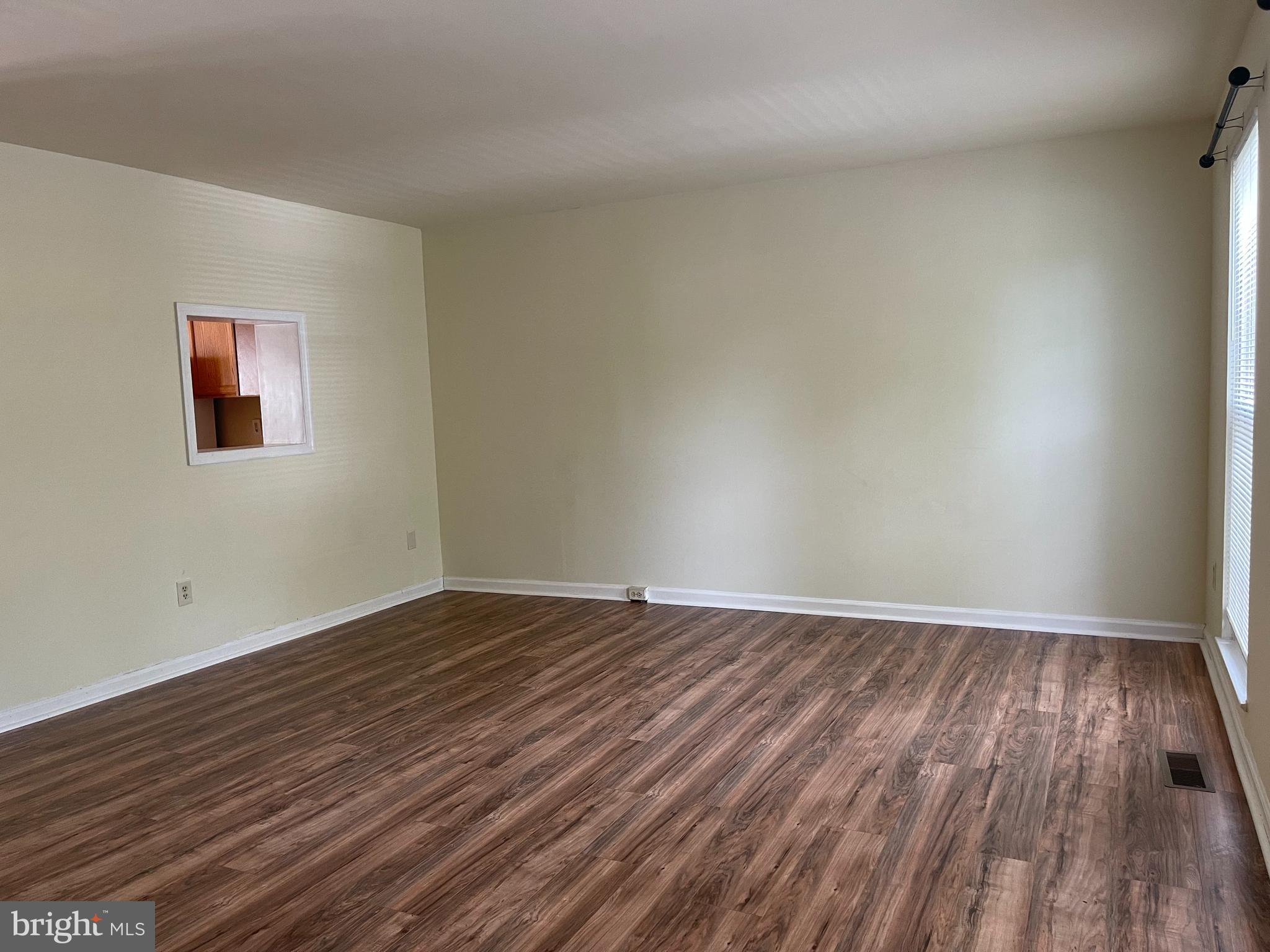 21054 Cornerpost Square Ashburn, VA 20147 - Photo 3 of 27