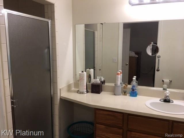 9634 Nook Road, Unit 5 Algonac, MI 48001 - Photo 11 of 23 master bath.JPG
