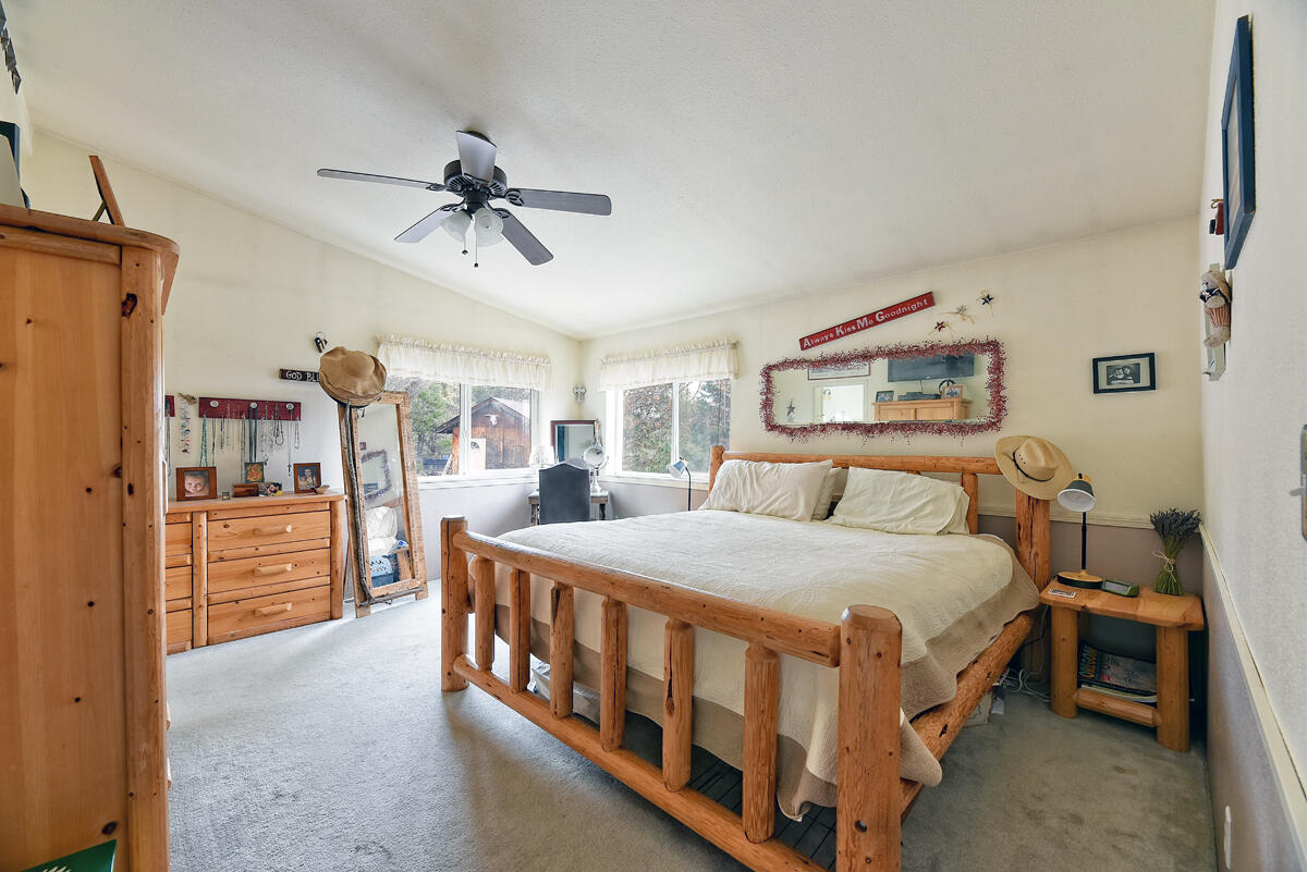 2323 Holcomb Springs Road Gold Hill, OR 97525 - Photo 11 of 53 F4858070-918C-44A2-A25C-6F962C631DBF