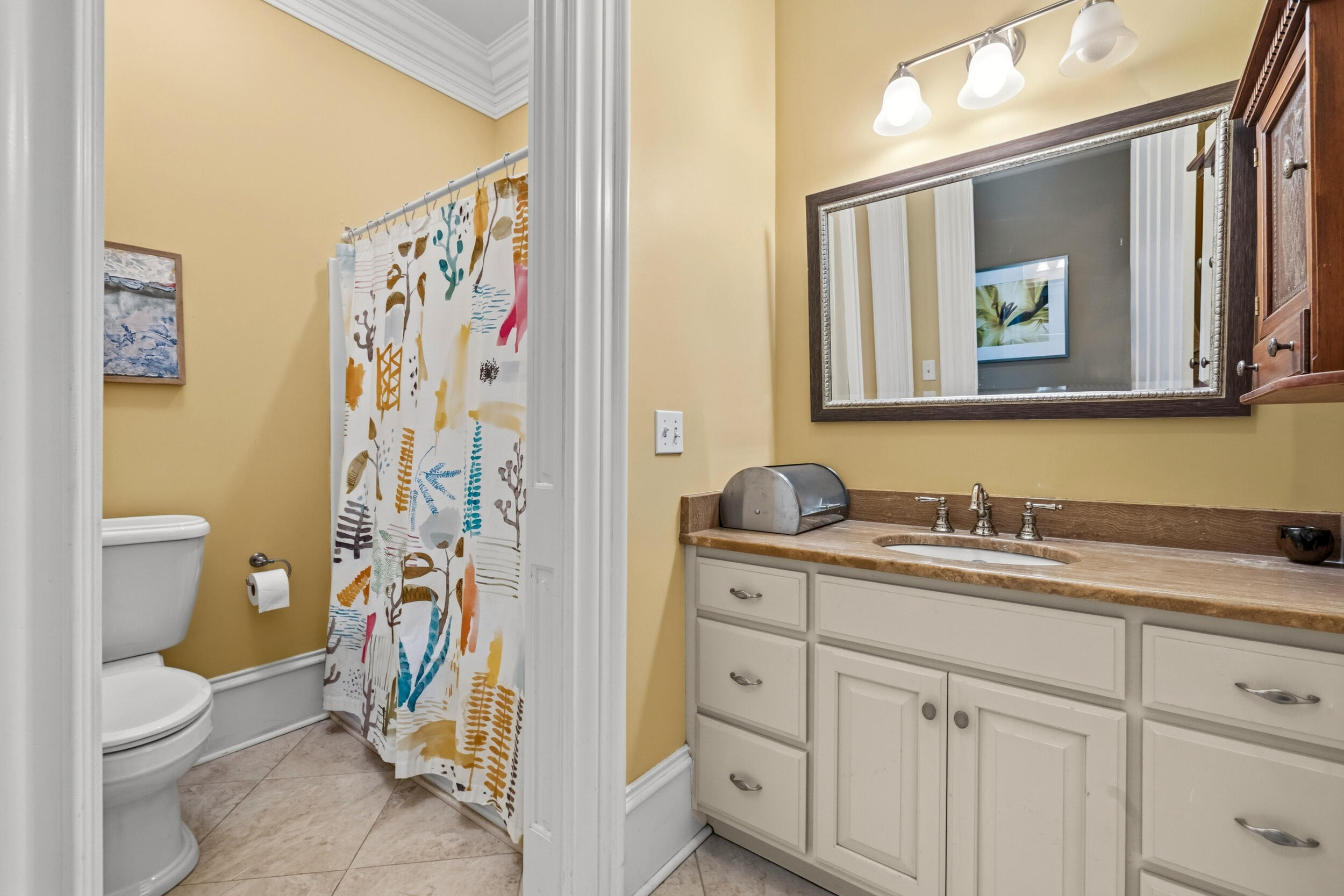 3200 Lebanon Road Springfield, KY 40069 - Photo 76 of 96 Historic Kentucky Home for Sale Guest Suite Bathroom