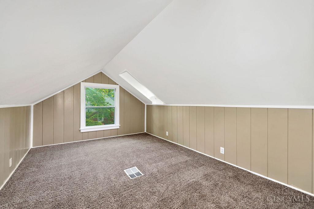 654 Compton Road Cincinnati, OH 45231 - Photo 12 of 25