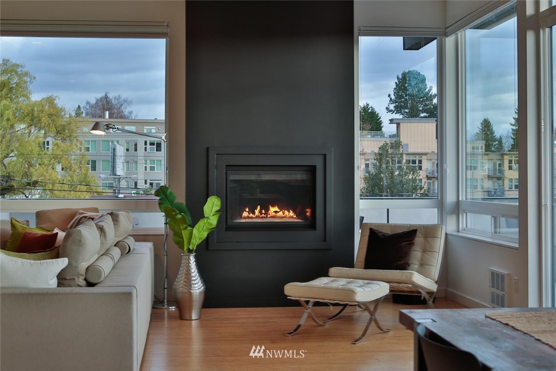3929 Midvale Avenue North Seattle, WA 98103 - Photo 19 of 25 Gallery Image 19