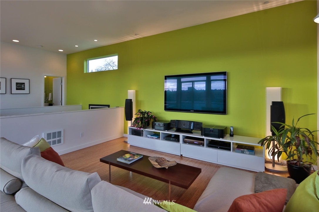 3929 Midvale Avenue North Seattle, WA 98103 - Photo 20 of 25 Gallery Image 20