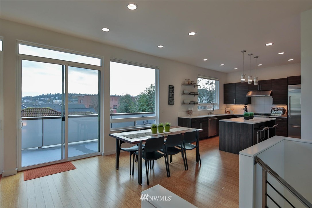 3929 Midvale Avenue North Seattle, WA 98103 - Photo 9 of 25 Gallery Image 9
