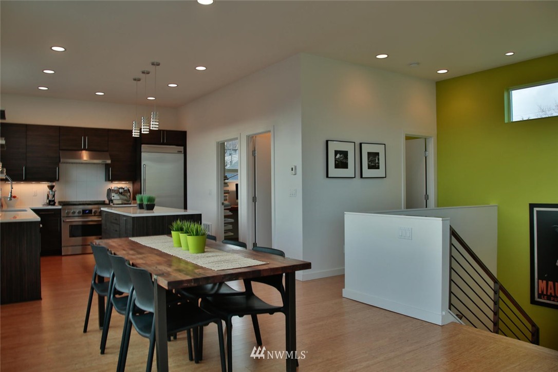 3929 Midvale Avenue North Seattle, WA 98103 - Photo 10 of 25 Gallery Image 10