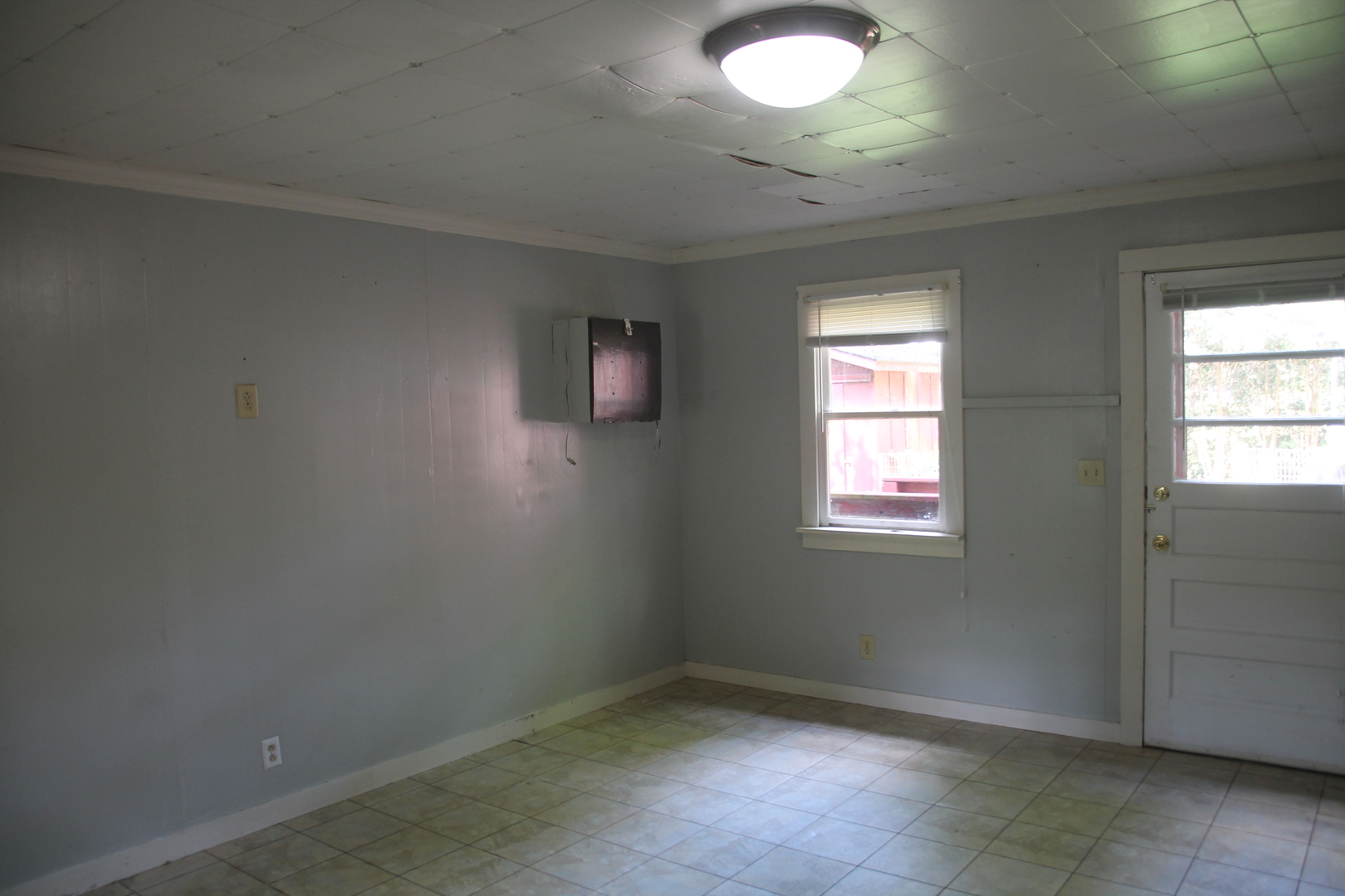 1150 N Homer, IL 61849 - Photo 23 of 32 an empty room with windows